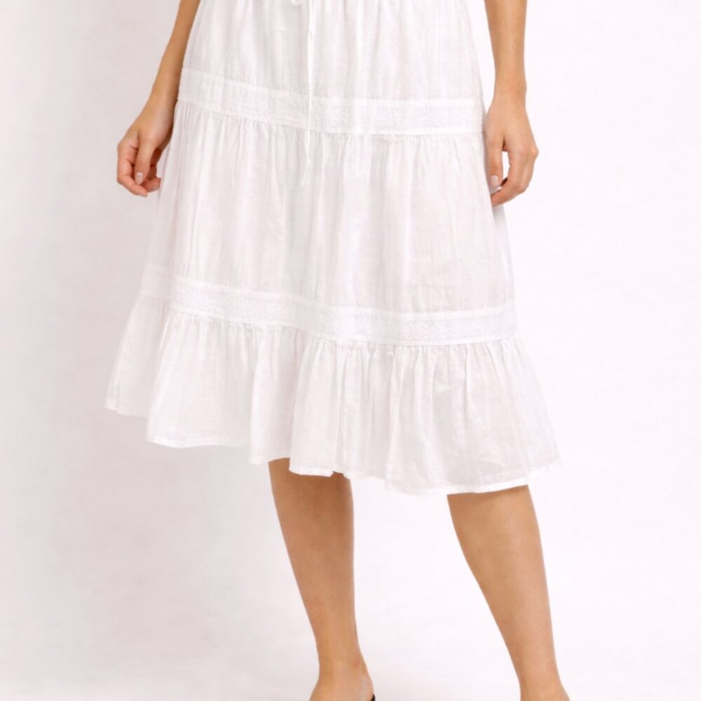 Theory White Skirt Lined  Size Small